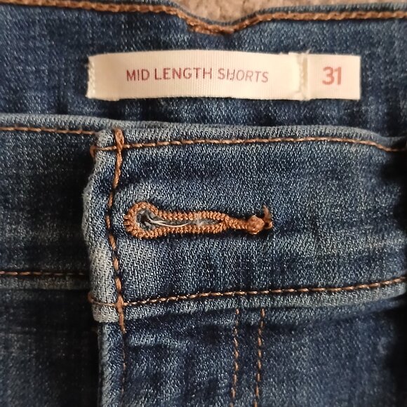 Levi's Jean Shorts - Picture 4 of 5